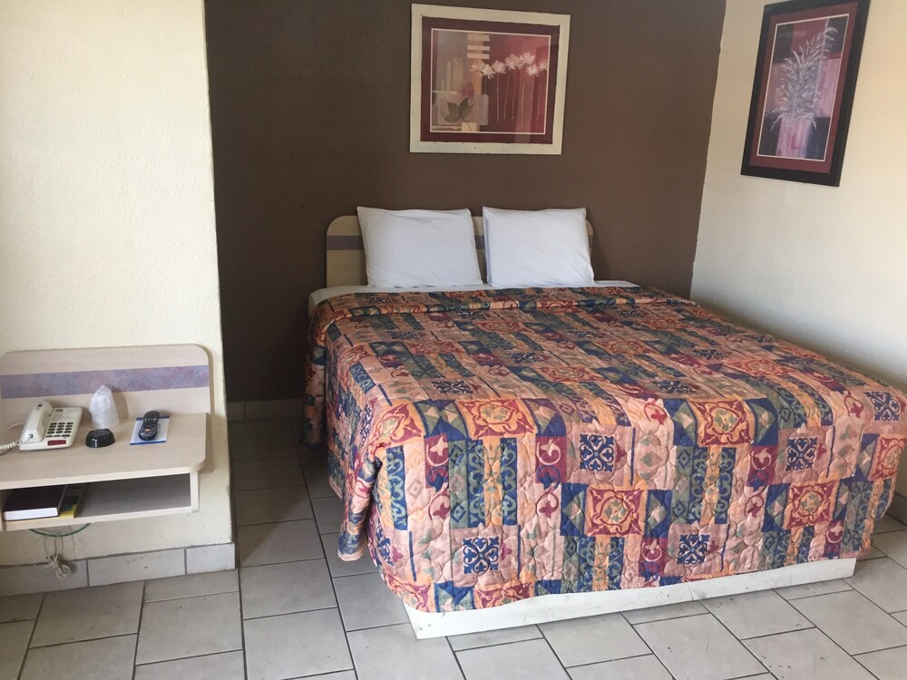 Economy Inn Lawton - photo 12