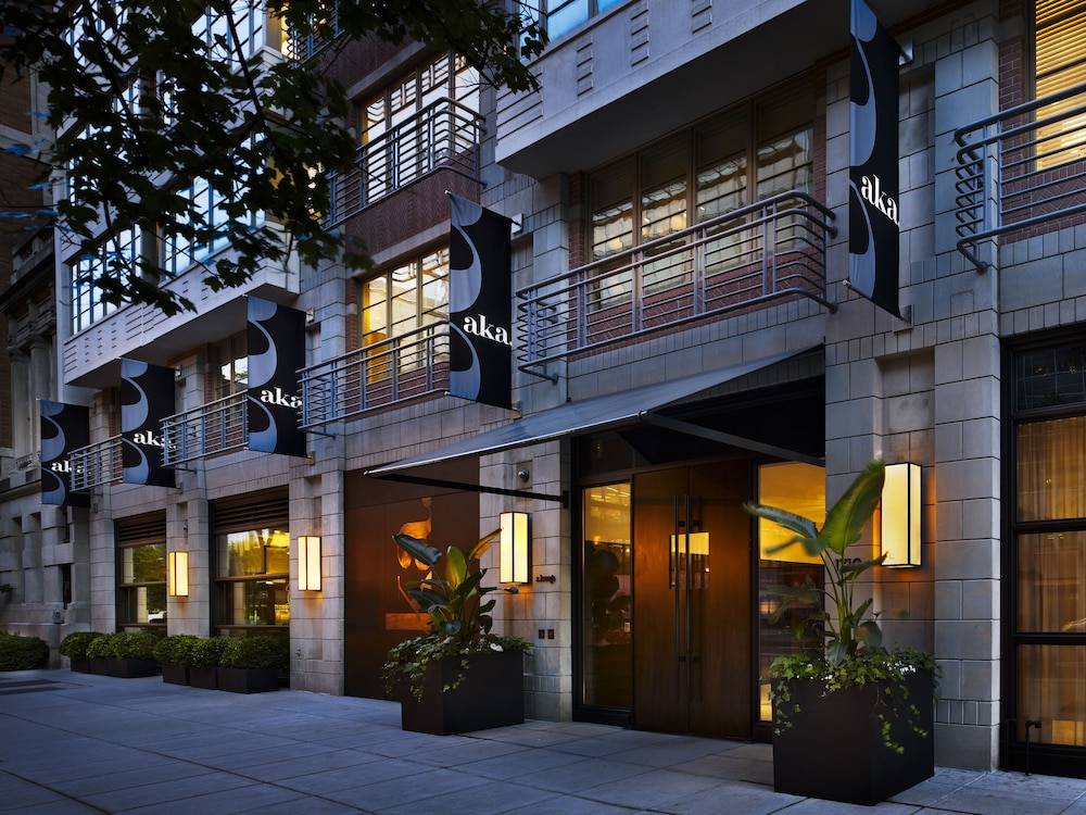 Aka White House - featured photo