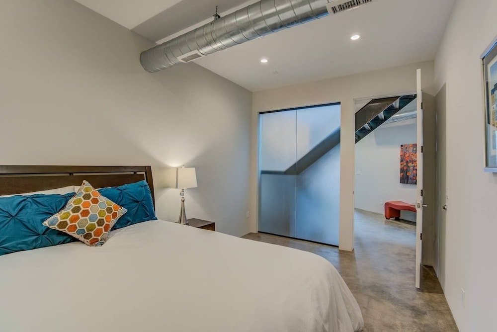 3BR Modern Marveldowntown Customprivate Balcony - photo 6