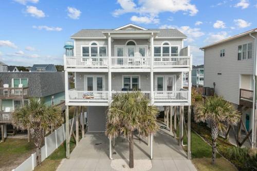 Ocean View Pool Waterslide Elevator & Firepit in Oak Island, United States