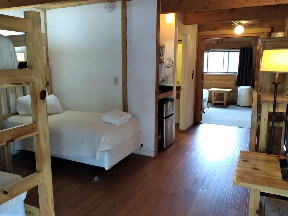 The Boulder Creek Lodge - photo 28