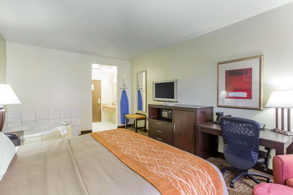 Comfort Inn Franklin Highway 96 - photo 15