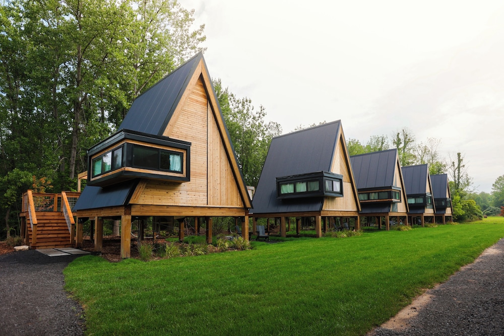 Finger Lakes Treehouse & Spa — 4-Star Luxury Hotel in Sodus, United States