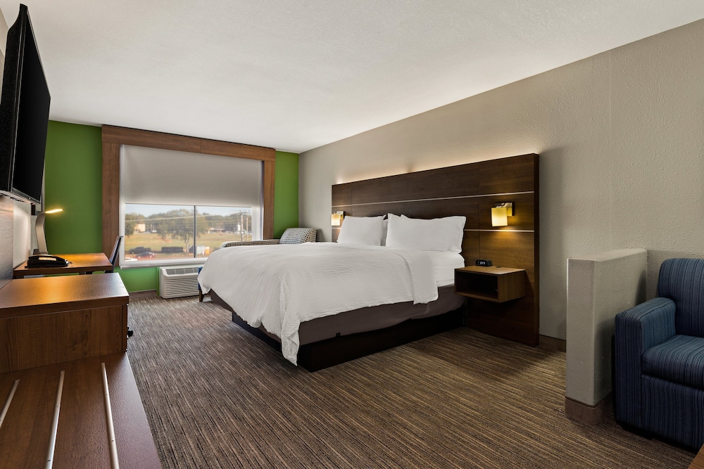 Holiday Inn Express Hotel & Suites Okmulgee by IHG - photo 7
