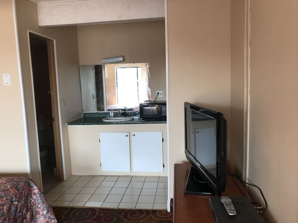 La Fontana Motel - photo 8