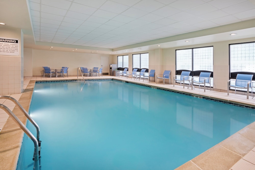 Holiday Inn Express & Suites Cincinnati Riverfront by IHG - photo 39