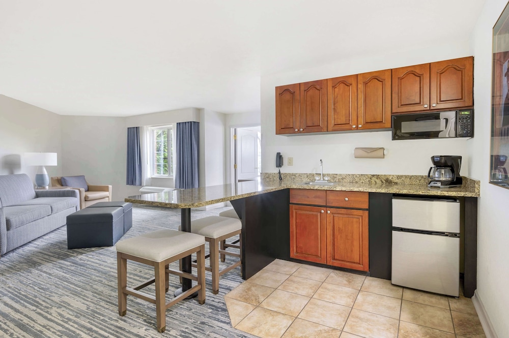 Hilton Vacation Club Varsity Club South Bend IN - photo 15