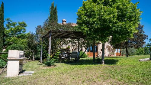 La Casa del Contadino — 4-Star Luxury Hotel in Acquaviva, Italy