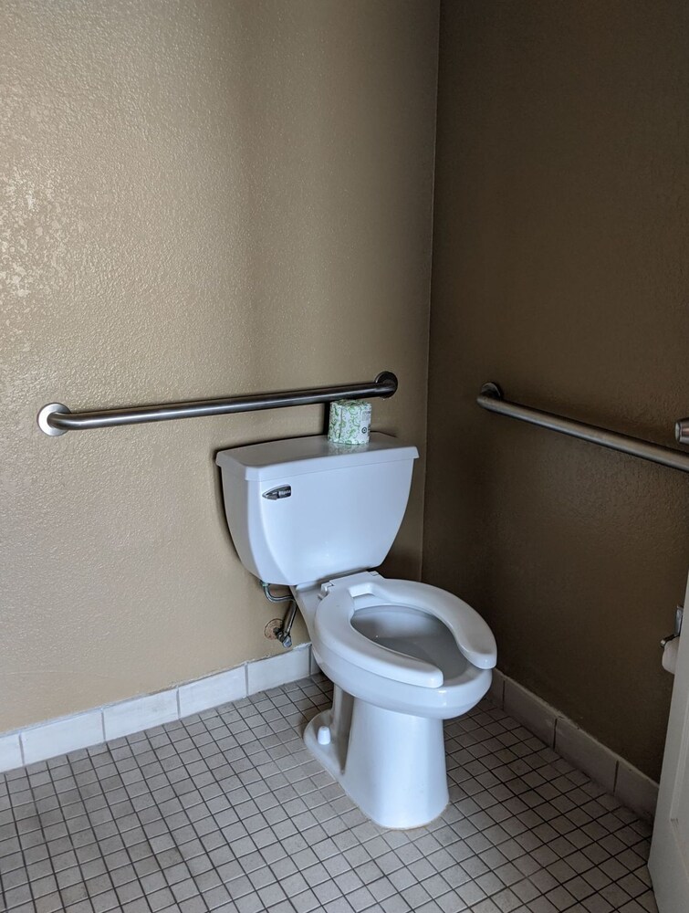 OYO Hotel Lake Charles Hwy 10 - photo 28