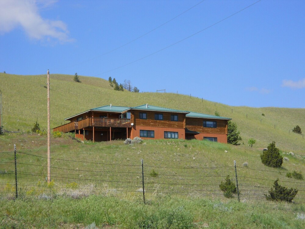 Fish Creek House Bed And Breakfast 10841246 — Whitehall