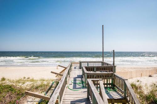 Beach Barracks by Oak Island Accommodations - photo 16