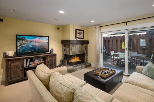 Beach N Ski Condo — 4-Star Luxury Hotel in Tahoe Vista, United States