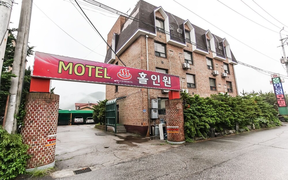 Yeoncheon Hole in One in Yeoncheon, South Korea