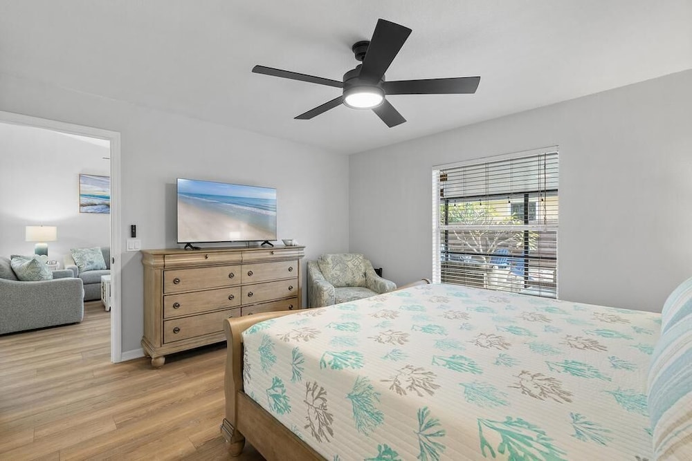 High Tide Hideaway - last minute hotel in New Smyrna Beach