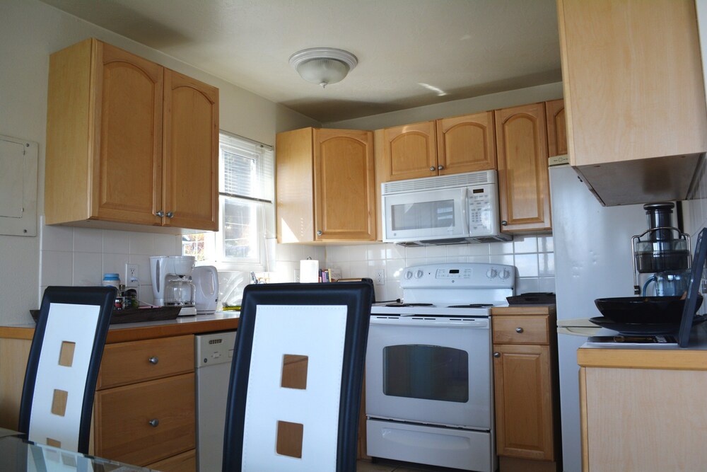 Sunny Westlake Suites by Metro - photo 4