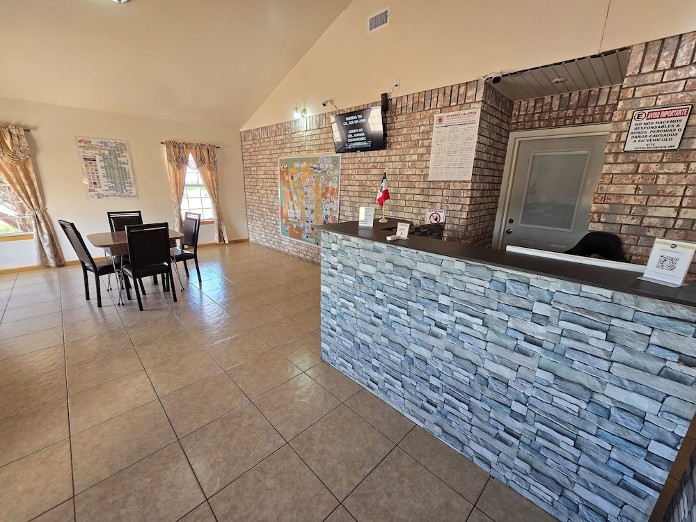 Hotel Mountain Inn in Cuauhtemoc, Mexico