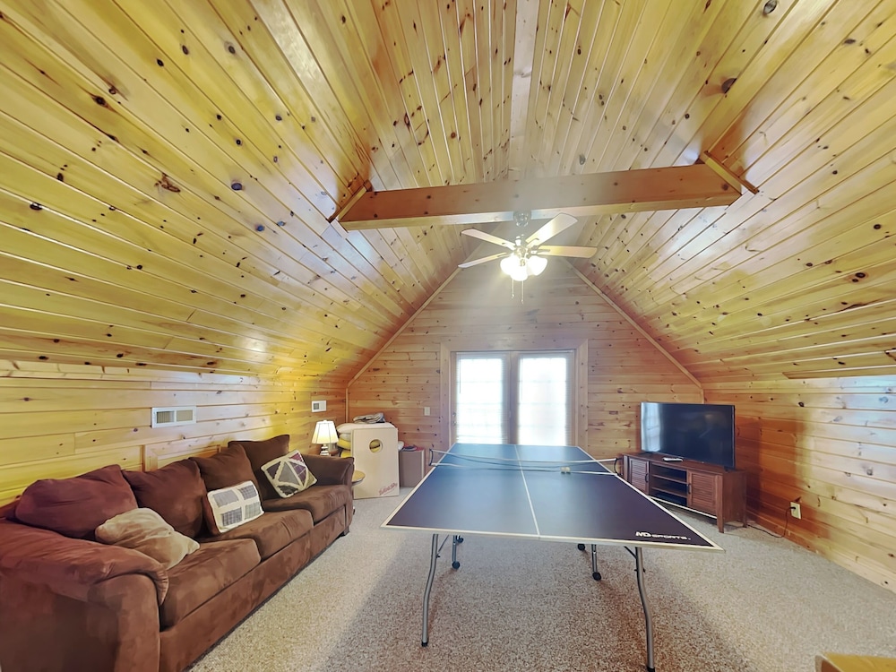 Cedar Top by Jackson Mountain Rentals — 4-Star Luxury Hotel in Sevierville, United States