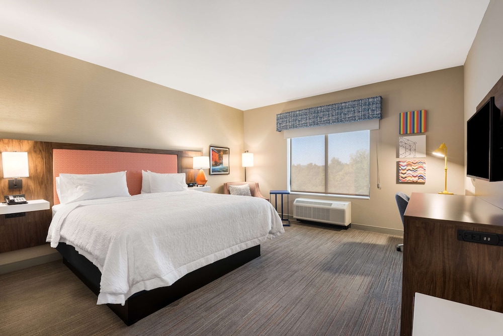 Hampton Inn Batesville - photo 10
