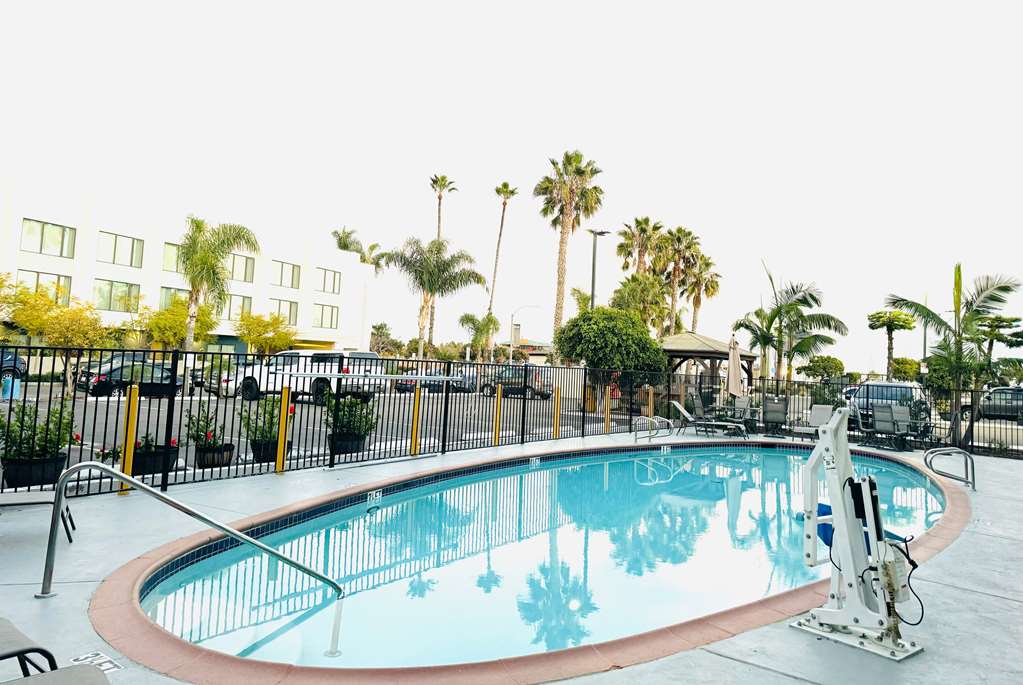 Ramada by Wyndham San Diego Airport - photo 6