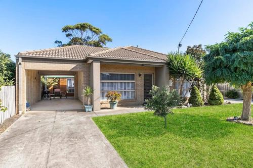 Peaceful Family Home by St Leonards Beach — 4-Star Luxury Hotel in Saint Leonards, Australia