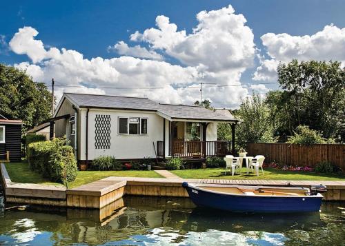 Bure Way And Rosemere — hotel in Hoveton