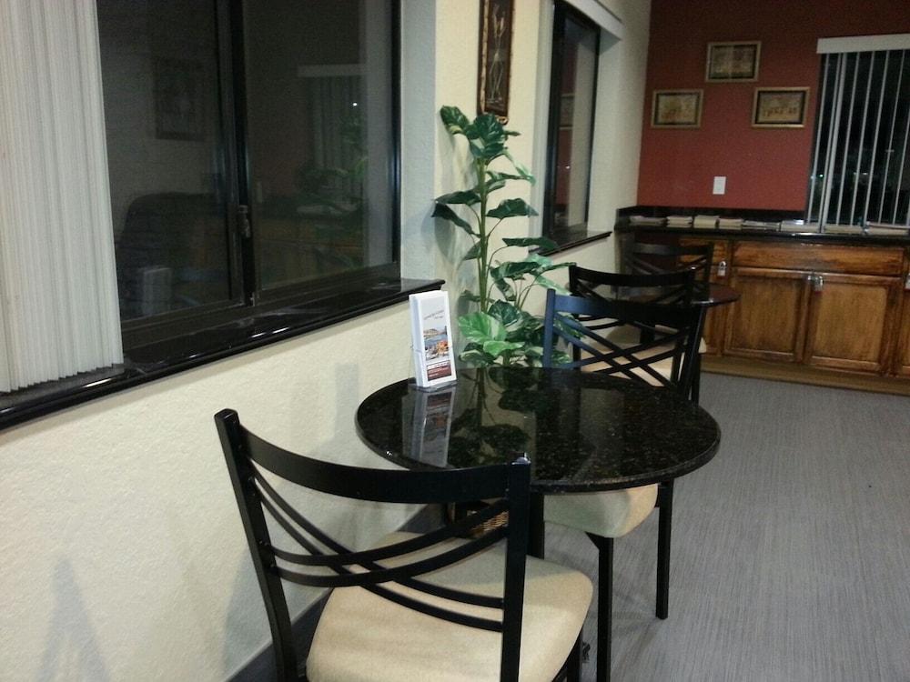 Scottish Inns and Suites Iah Airport West Houston - photo 6