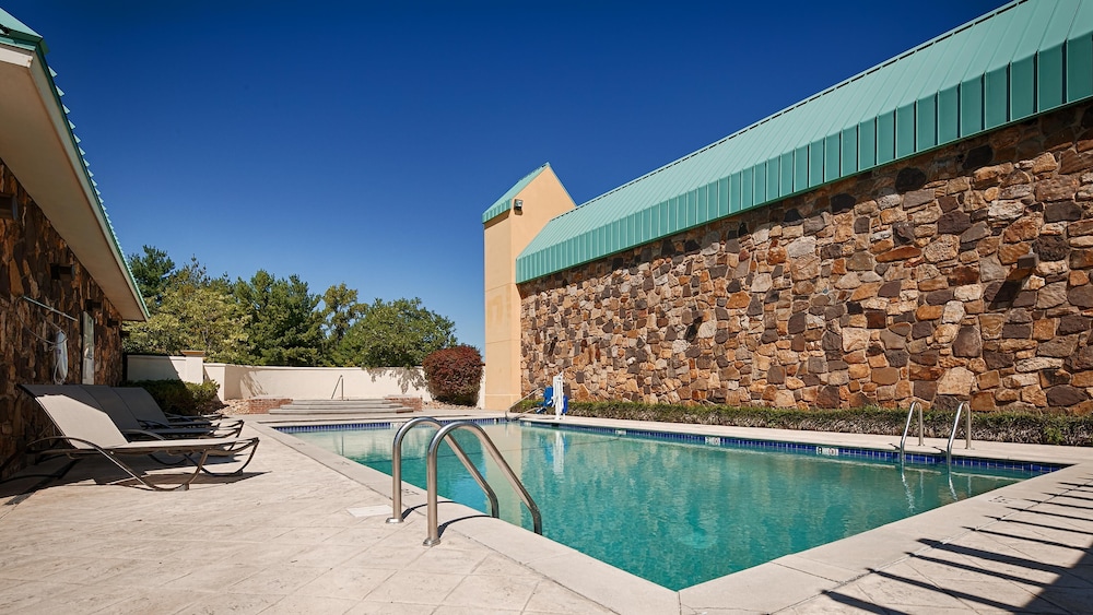Best Western Newport Inn - photo 34