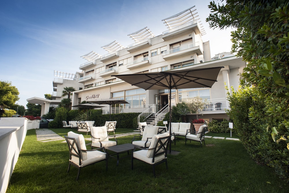 Grand Hotel Passetto in Ancona, Italy