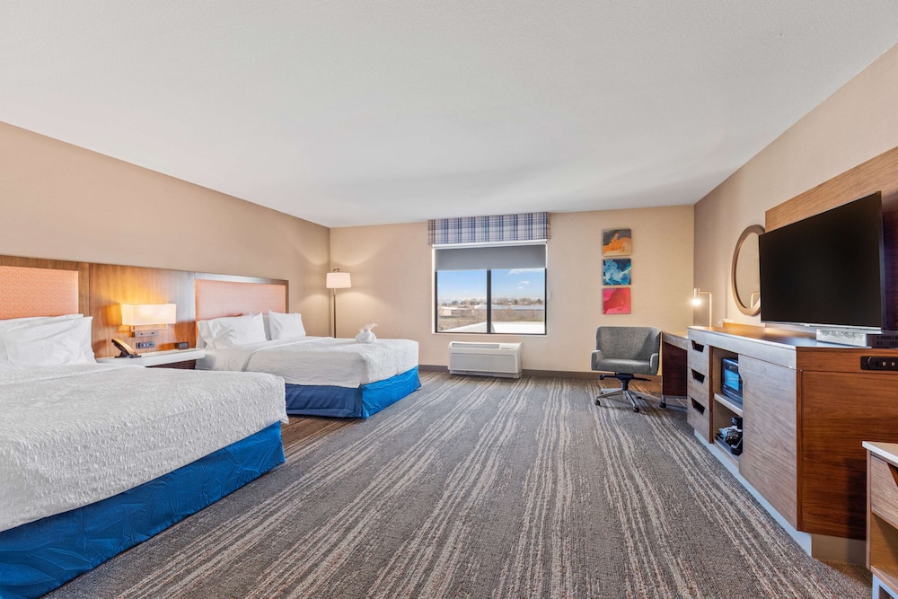 Hampton Inn & Suites Greeley - photo 9