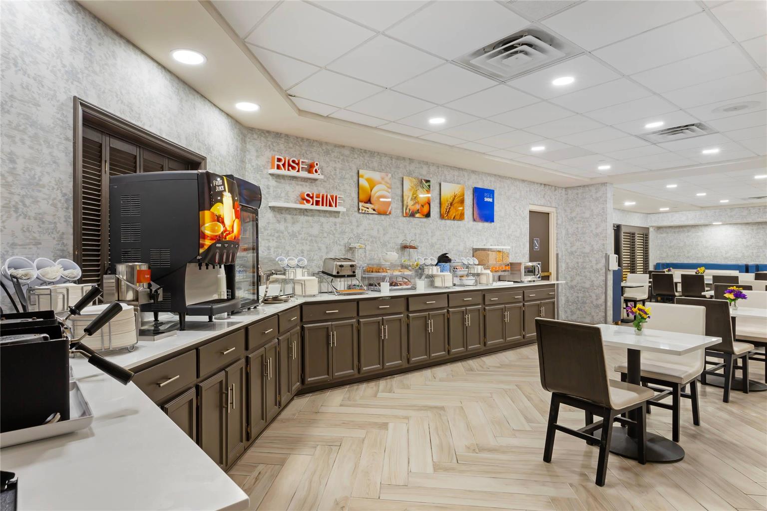 Comfort Inn & Suites Greenville Near East Carolina University - photo 32