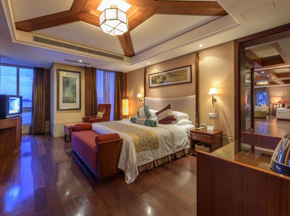 Qiandao Hu Kirin Peninsula Resort Villa — 4-Star Luxury Hotel in Hangzhou, People's Republic of China