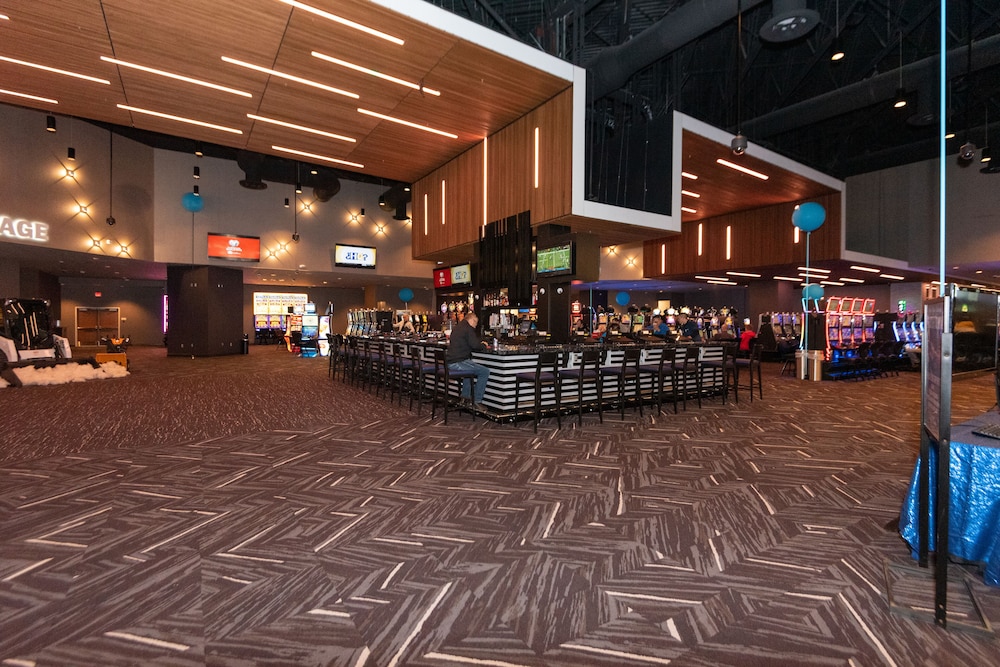 Royal River Casino and Hotel - photo 36