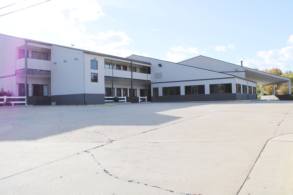 Greenstay Hotel and Suites St James - photo 27