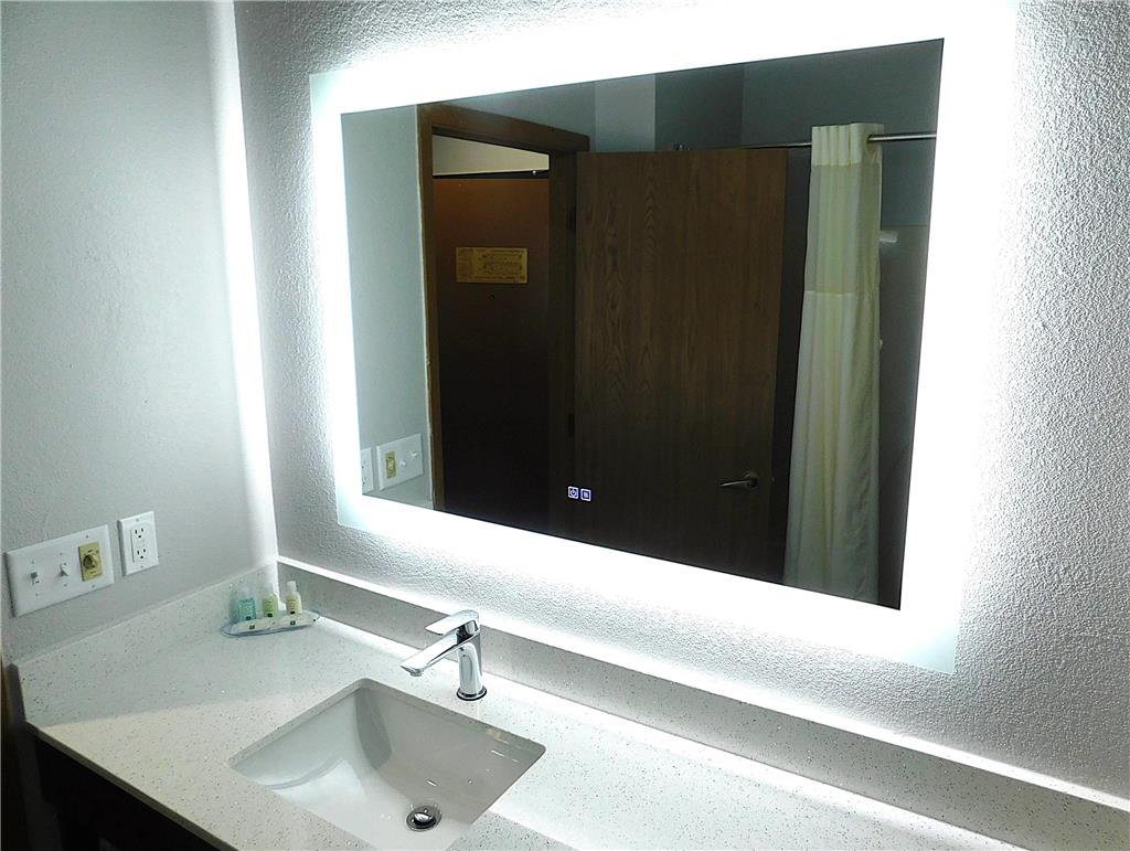 Quality Inn Pontiac - photo 38