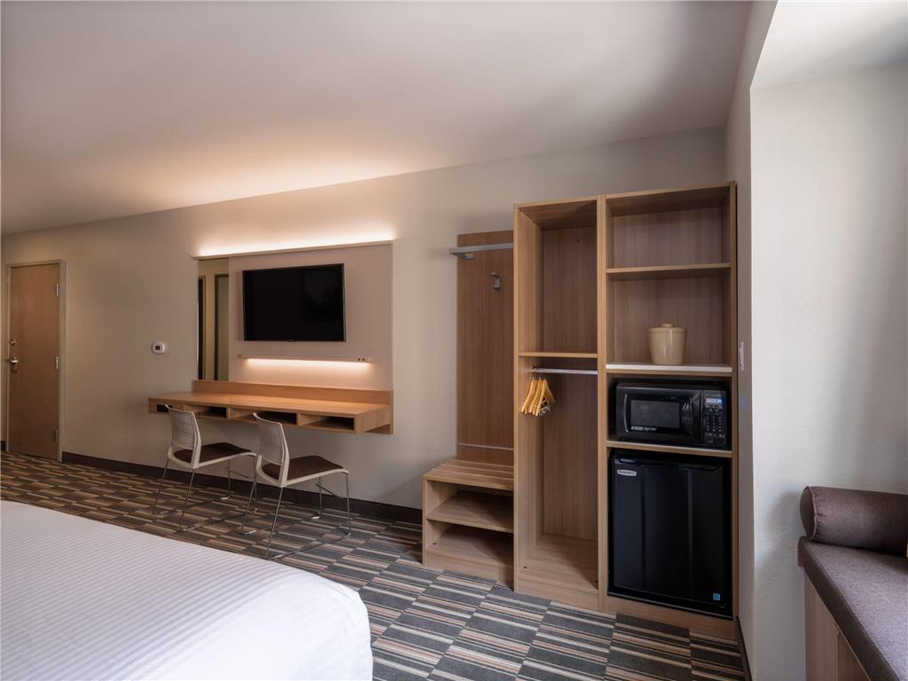 Microtel Inn & Suites by Wyndham Georgetown Lake - photo 25