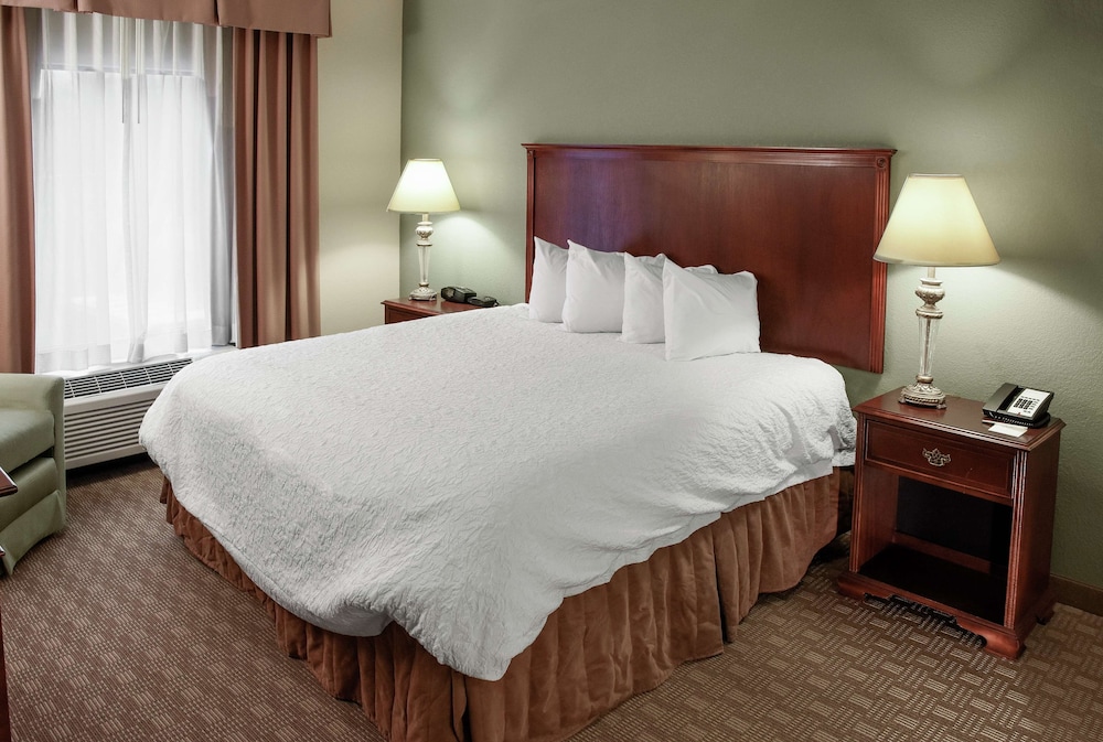 Hampton Inn & Suites Youngstown Canfield - photo 39