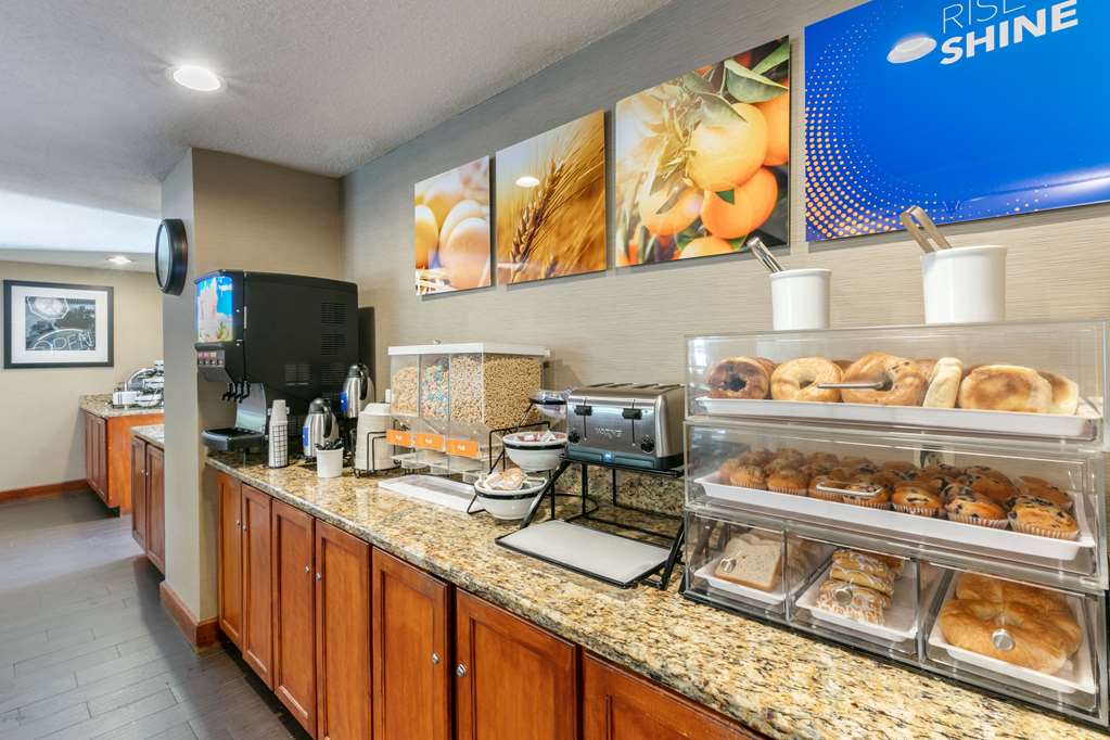 Comfort Inn Chattanooga Downtown Southside - photo 82