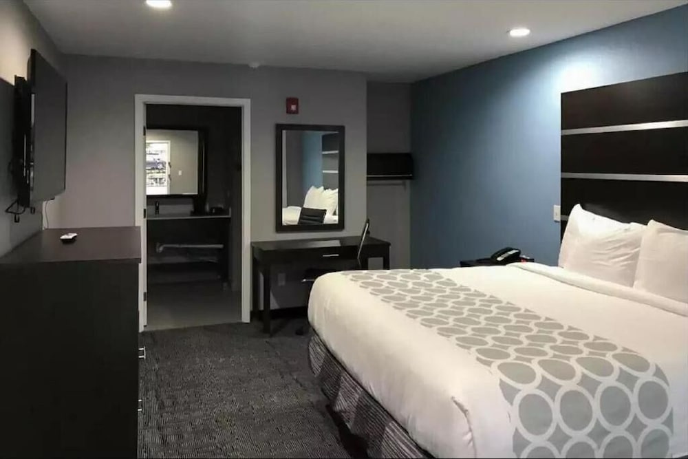 Rodeway Inn Calhoun South - photo 12