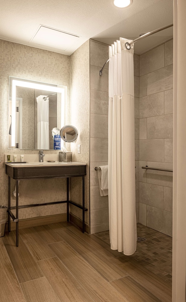 Hilton Austin Airport - photo 33
