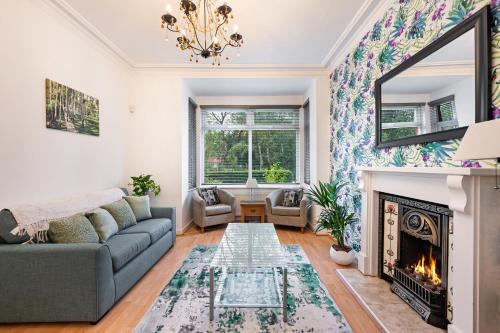 Spacious Home Near Manchester United Stadium Pass the Keys — 4-Star Luxury Hotel in Manchester, United Kingdom