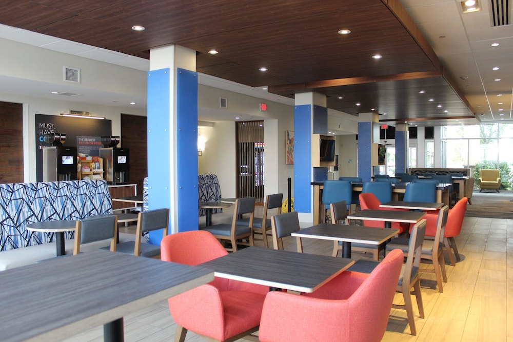 Holiday Inn Express & Suites Roswell by IHG - photo 43