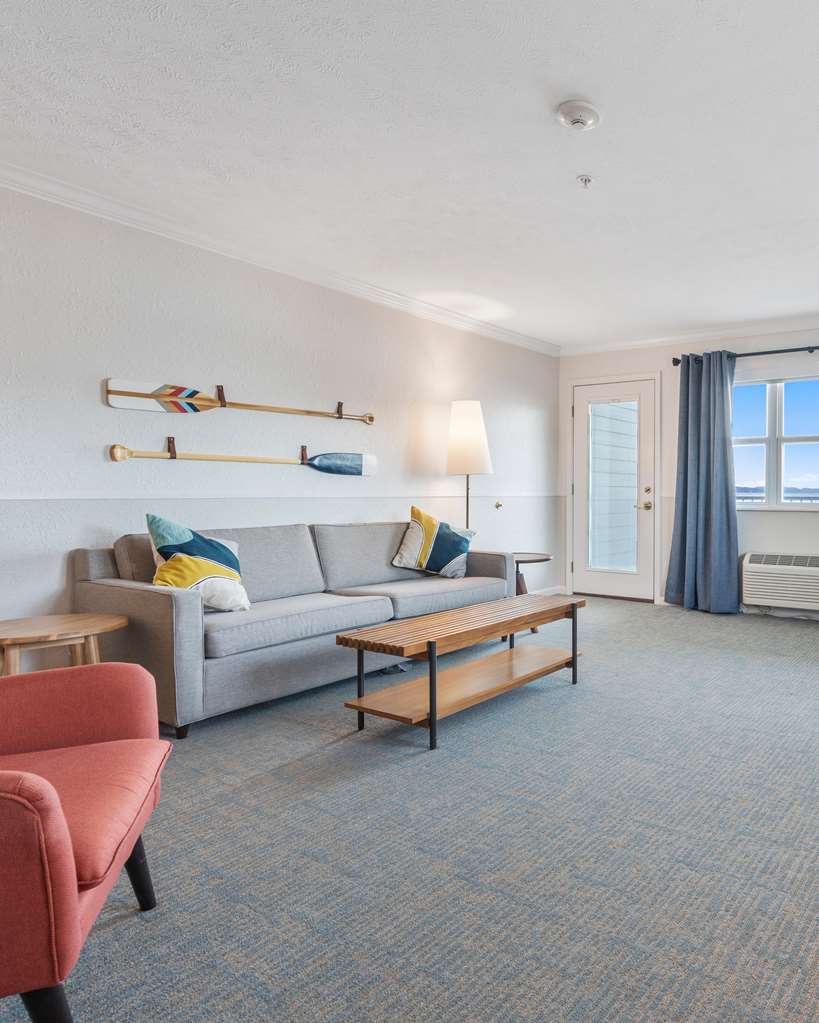 Cherry Tree Inn & Suites - photo 10