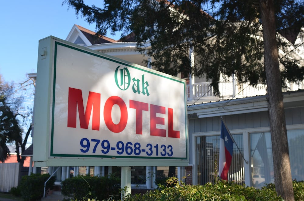 The Oak Motel - photo 44