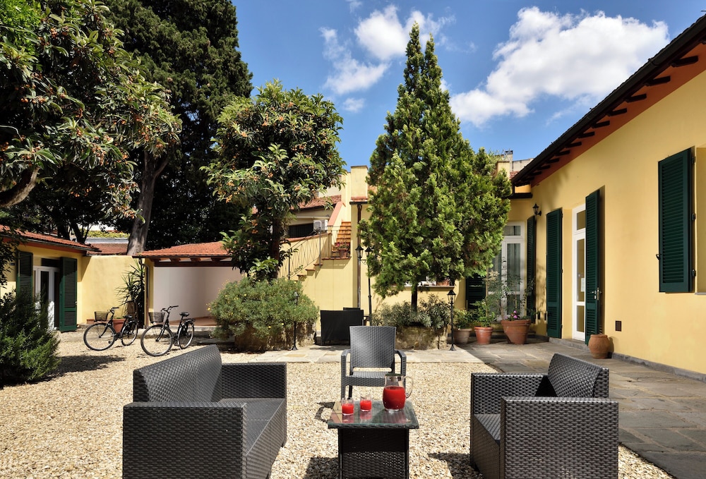 FH55 Med Guesthouse — 4-Star Luxury Hotel in Florence, Italy