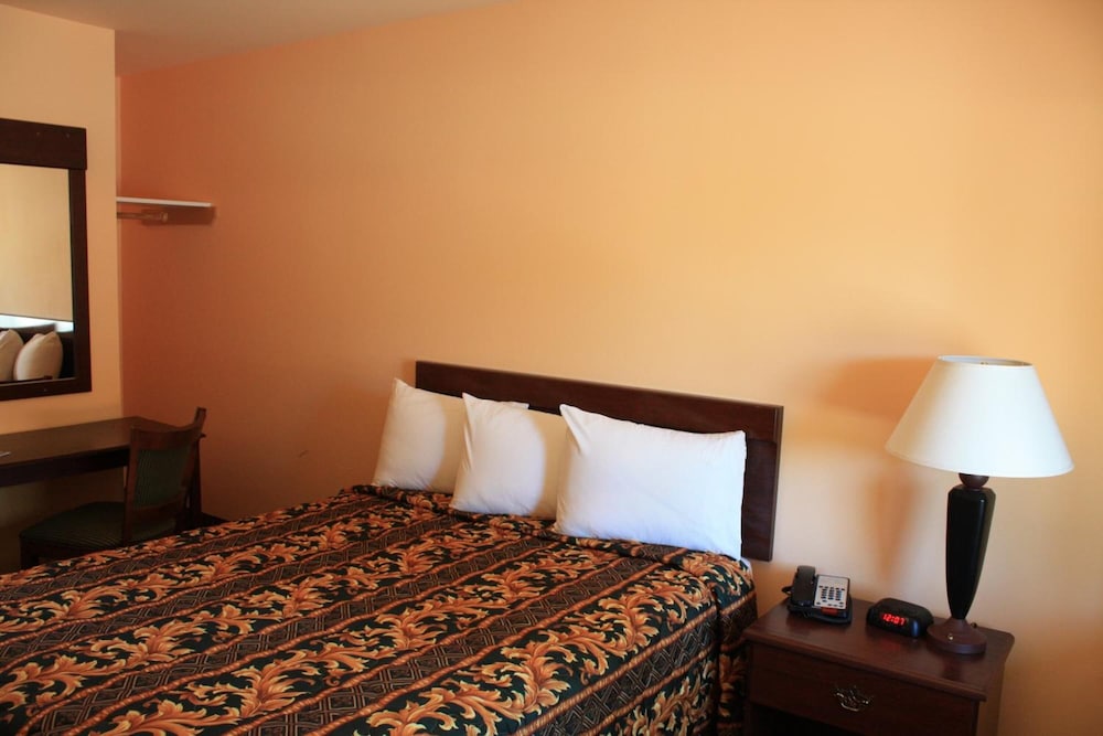 Gold Trail Motor Lodge - photo 8