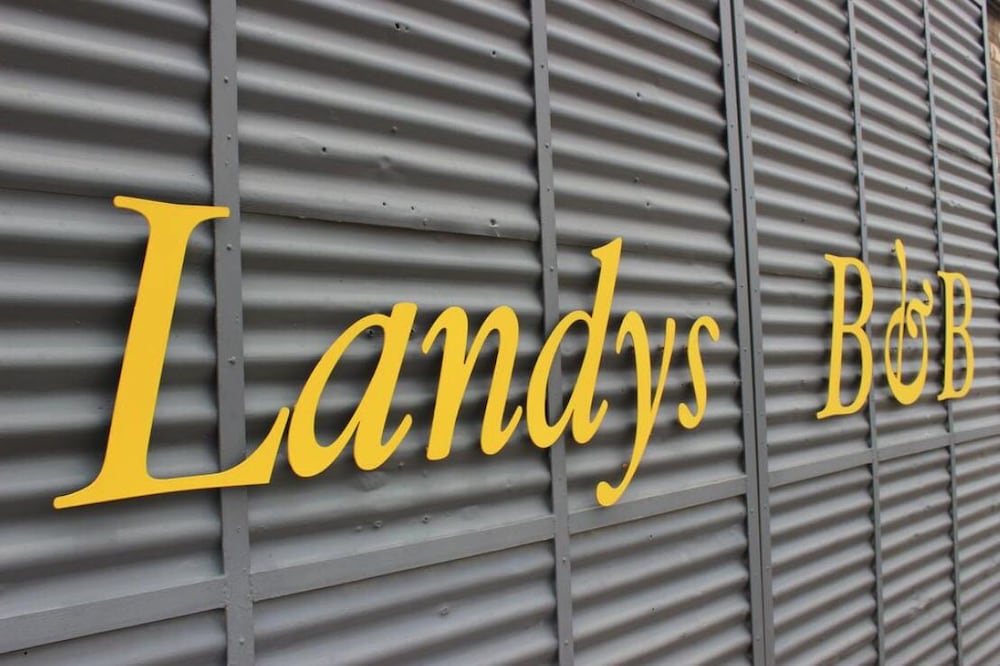 Landys B And B 10908495 — Aliwal North