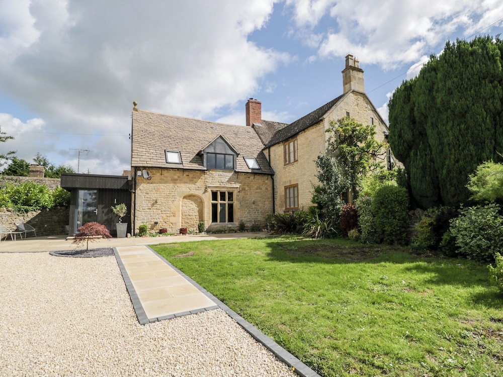 Suncroft - carbon neutral hotel in Cheltenham