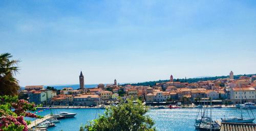 Apartman Galli s pogledom na grad Rab — 4-Star Luxury Hotel in Banjol, Croatia