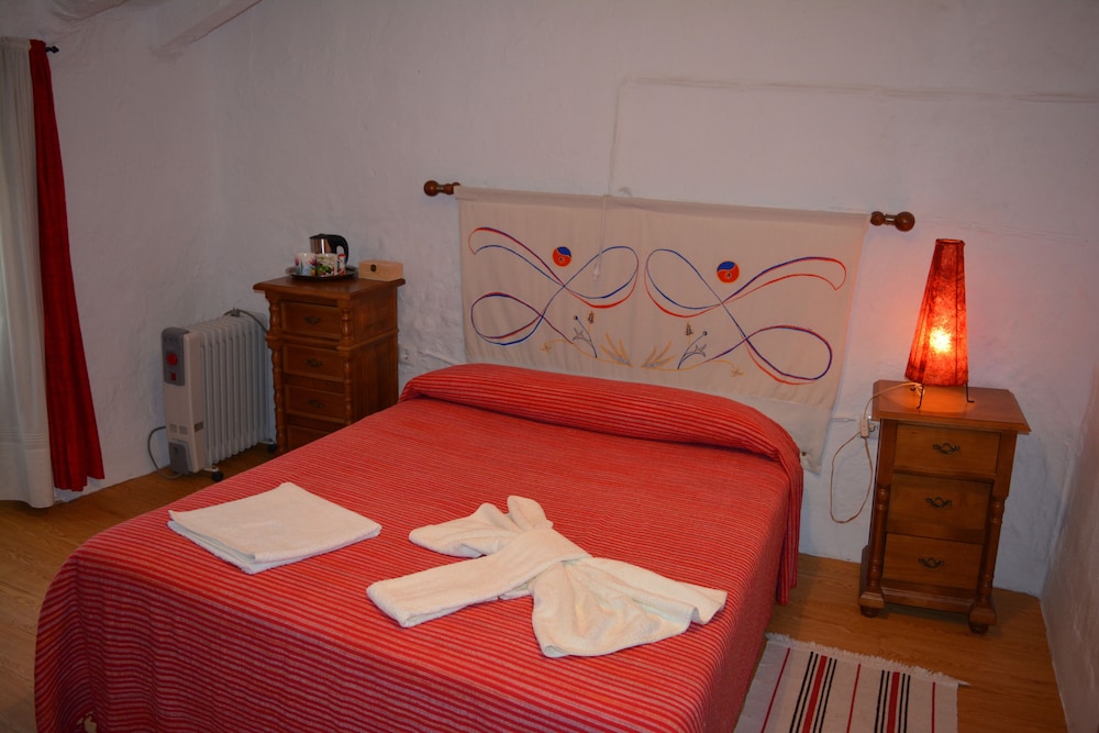 La Cueva Soleá - carbon neutral hotel in Algodonales