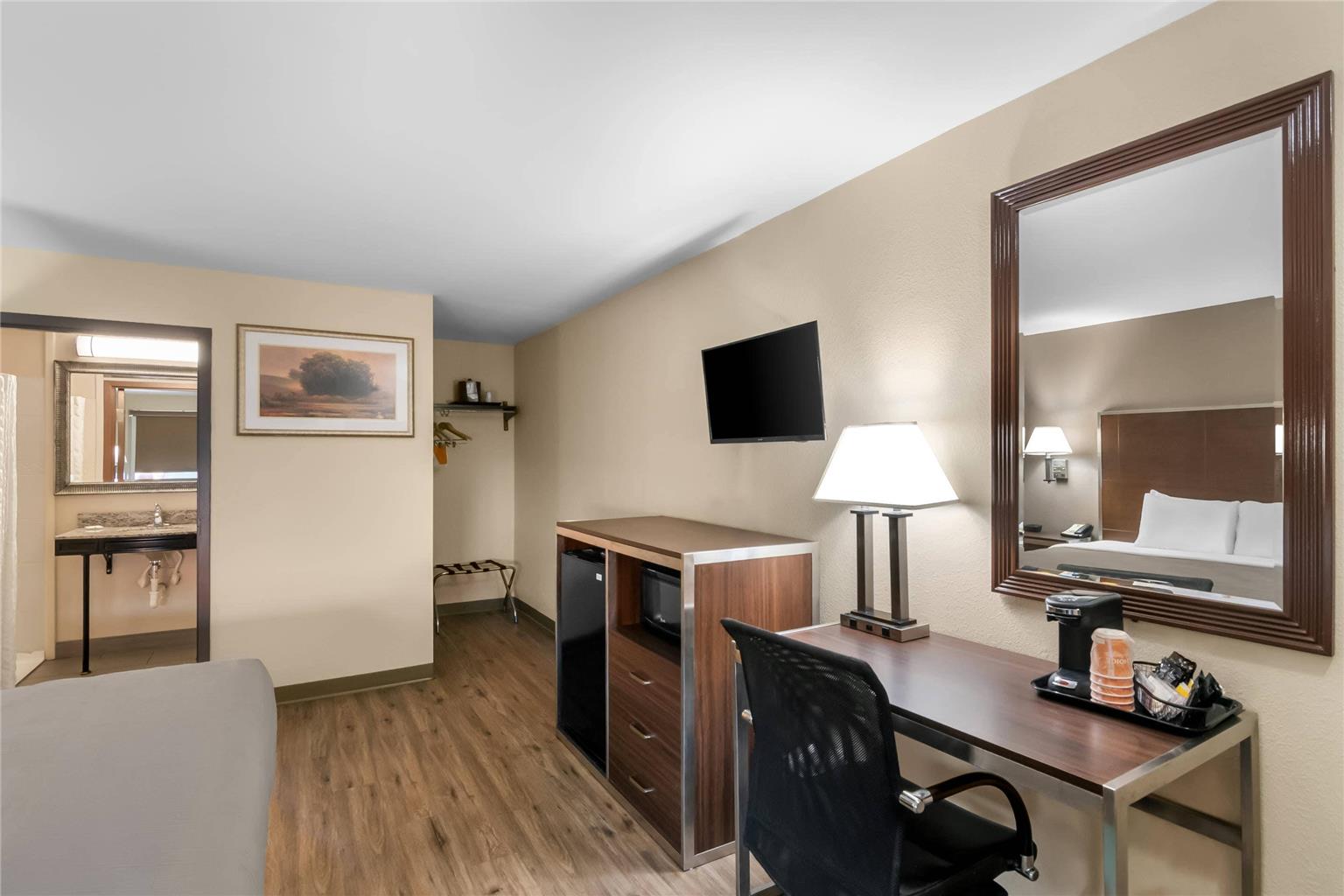 Quality Inn Waterbury East - photo 45